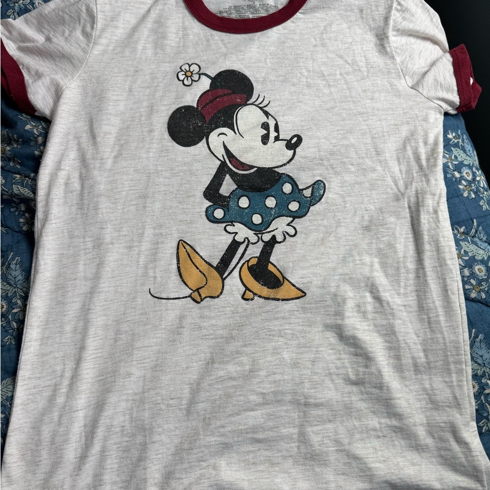 Disney World T-shirt from Disney World in Orlando size small perfect condition